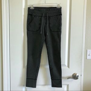 Aritzia TNA Joggers Size XS